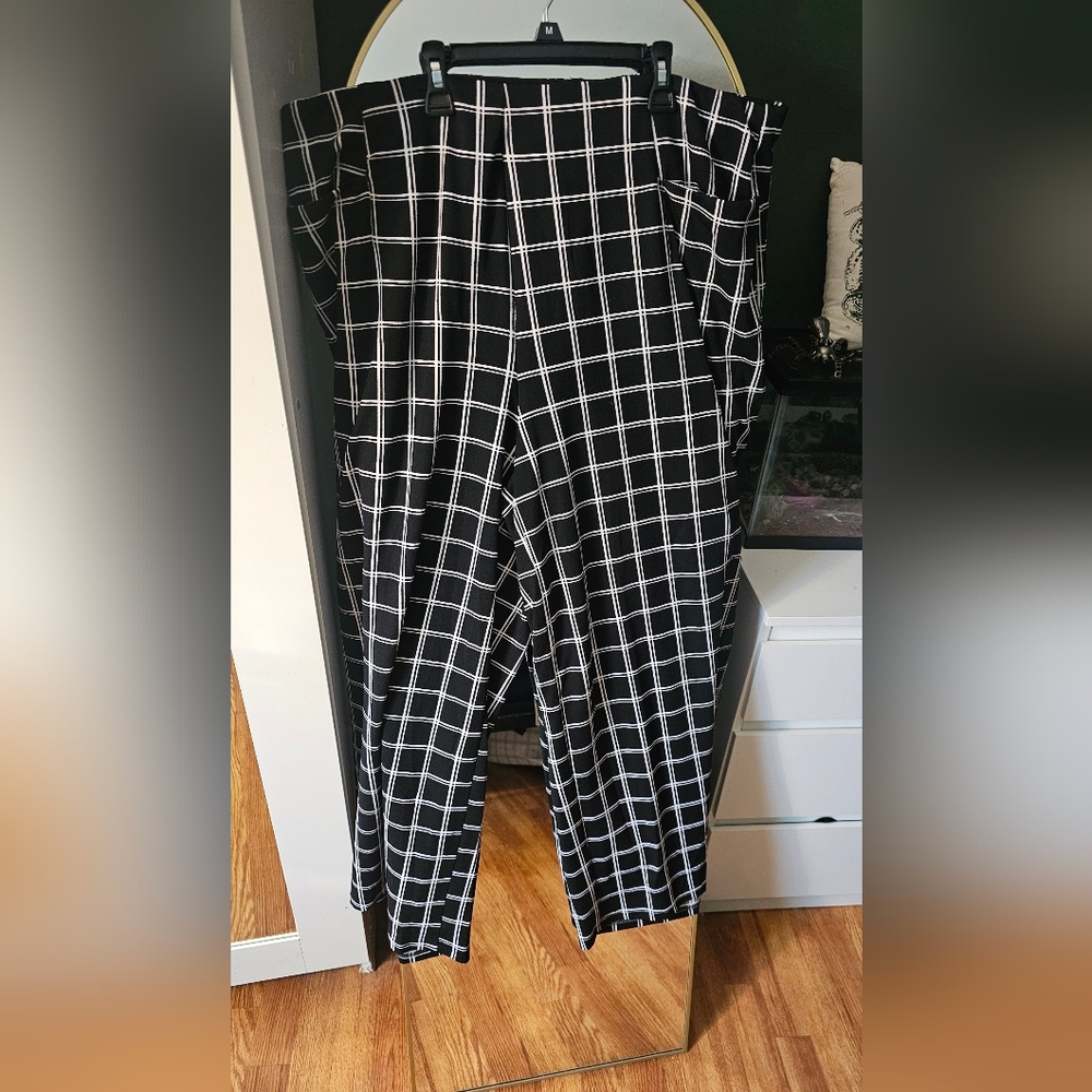 Black and White Plaid Stretch Wide Leg